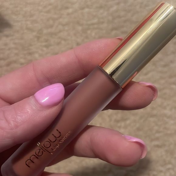 New MELLOW Lip Gloss Shade Tropez - Picture 8 of 9